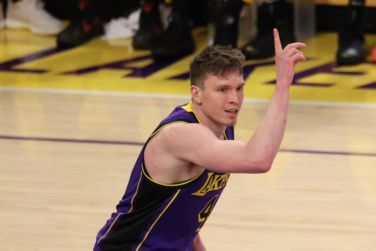 穆古鲁扎重要时刻险胜，湖人带队取胜！上演精彩一战